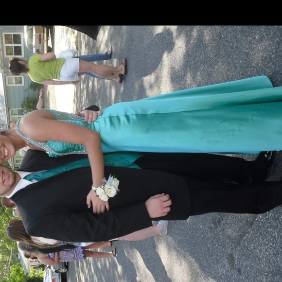 Prom gown - Picture 4 of 5